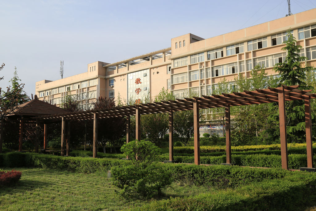  p>陕西职业技术学院,是一所全日制公办 a target="_blank" href="