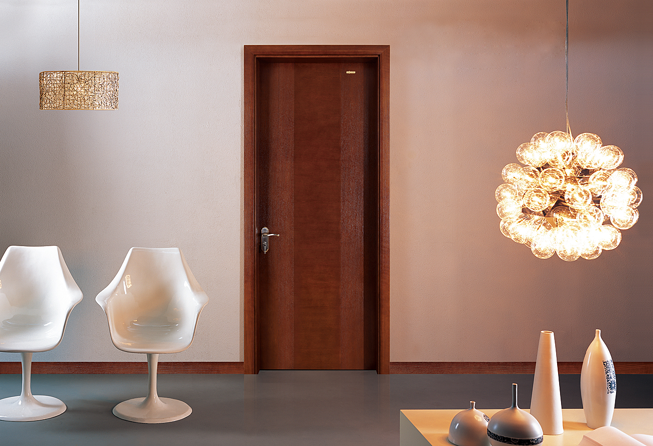  p>鑫尔木门品牌始创于2010年1月,是一家致力于中高档木门的研发,设计