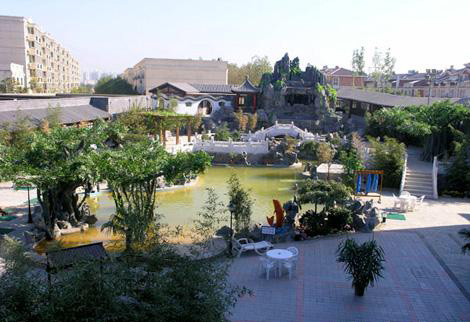  p>北京华清温泉宾馆位于亚运村北面立水桥附近,地理位置优越,毗邻 a