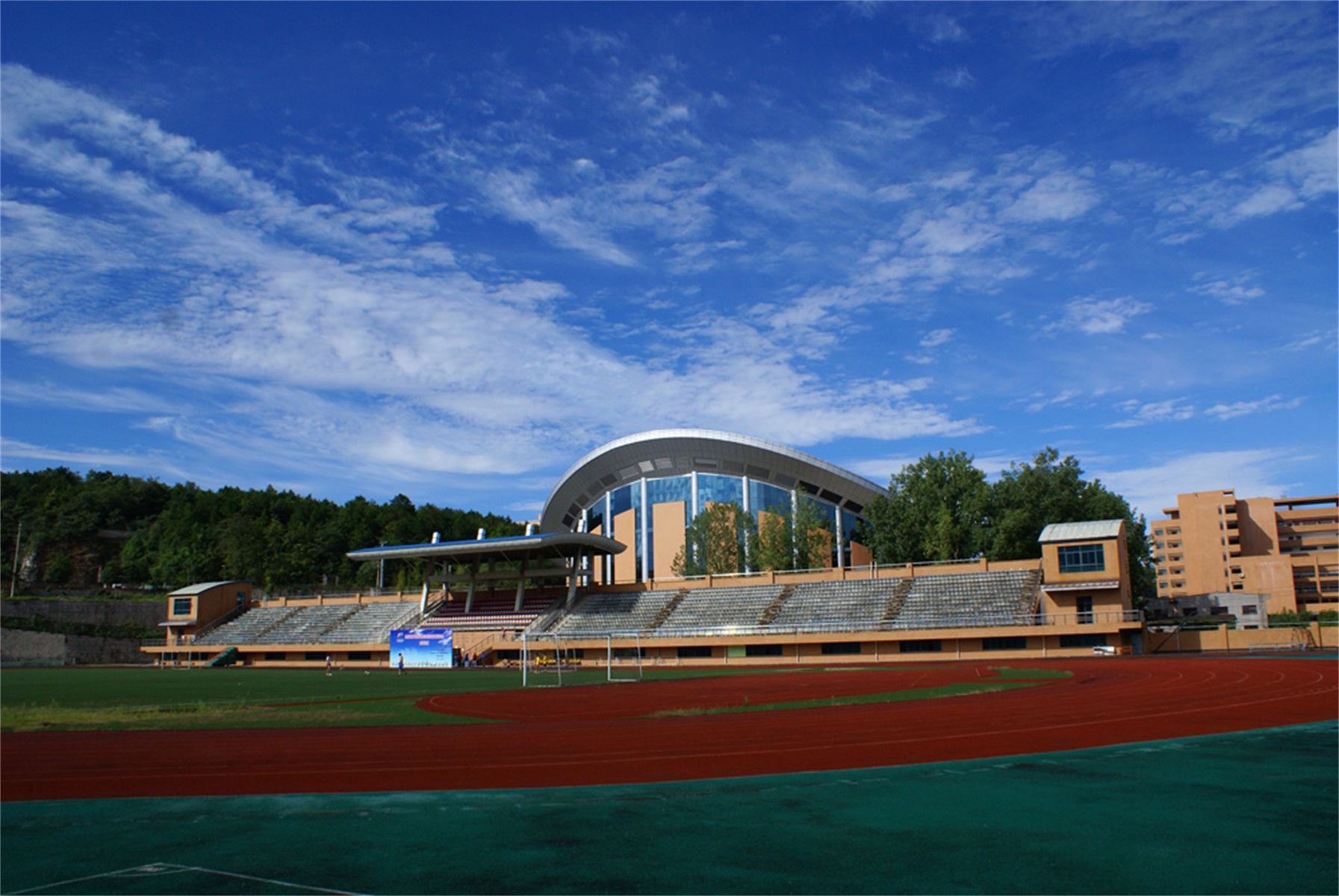  p>贵阳学院(guiyang university)位于贵州省 a target="_blank" href