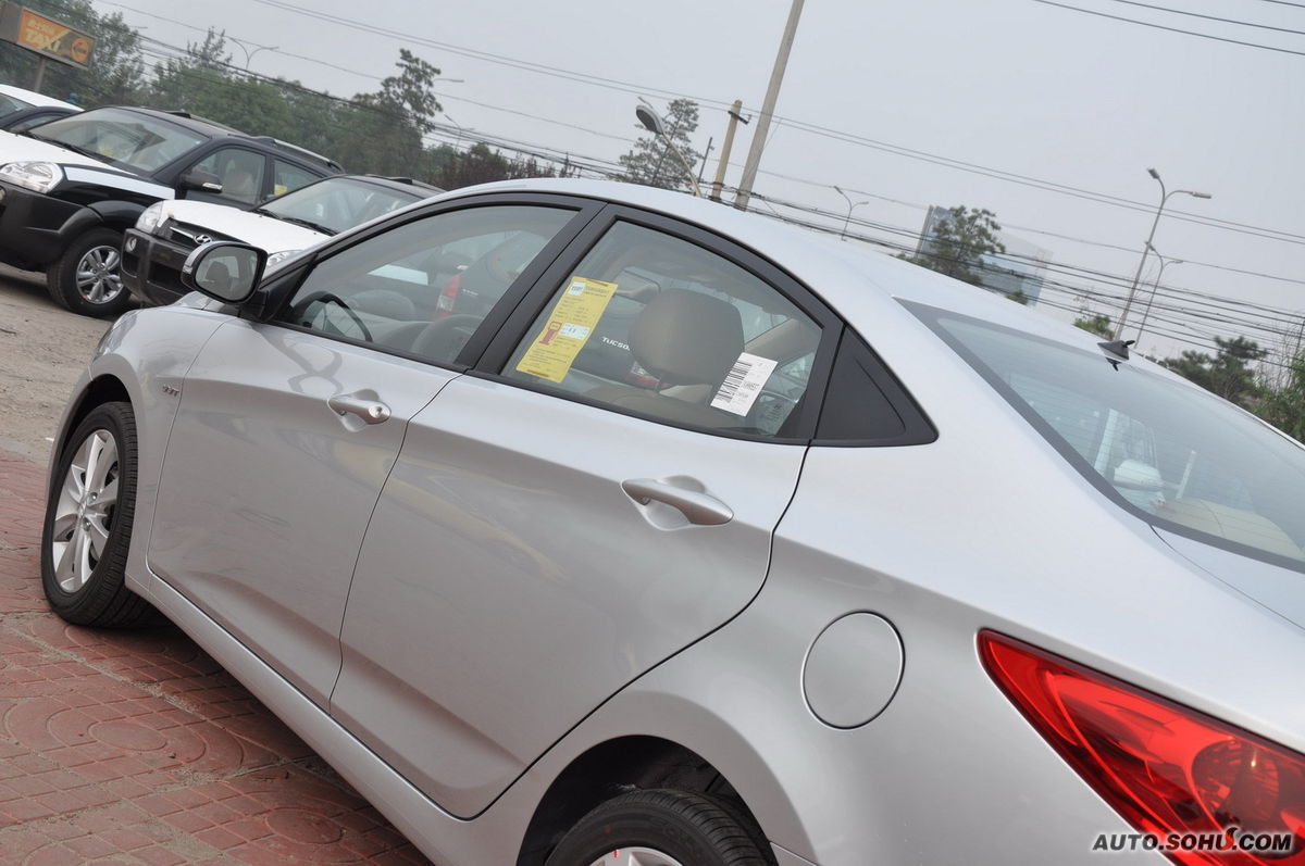 现代瑞纳2021款报价及图片(现代瑞纳2021款报价及图片新款)