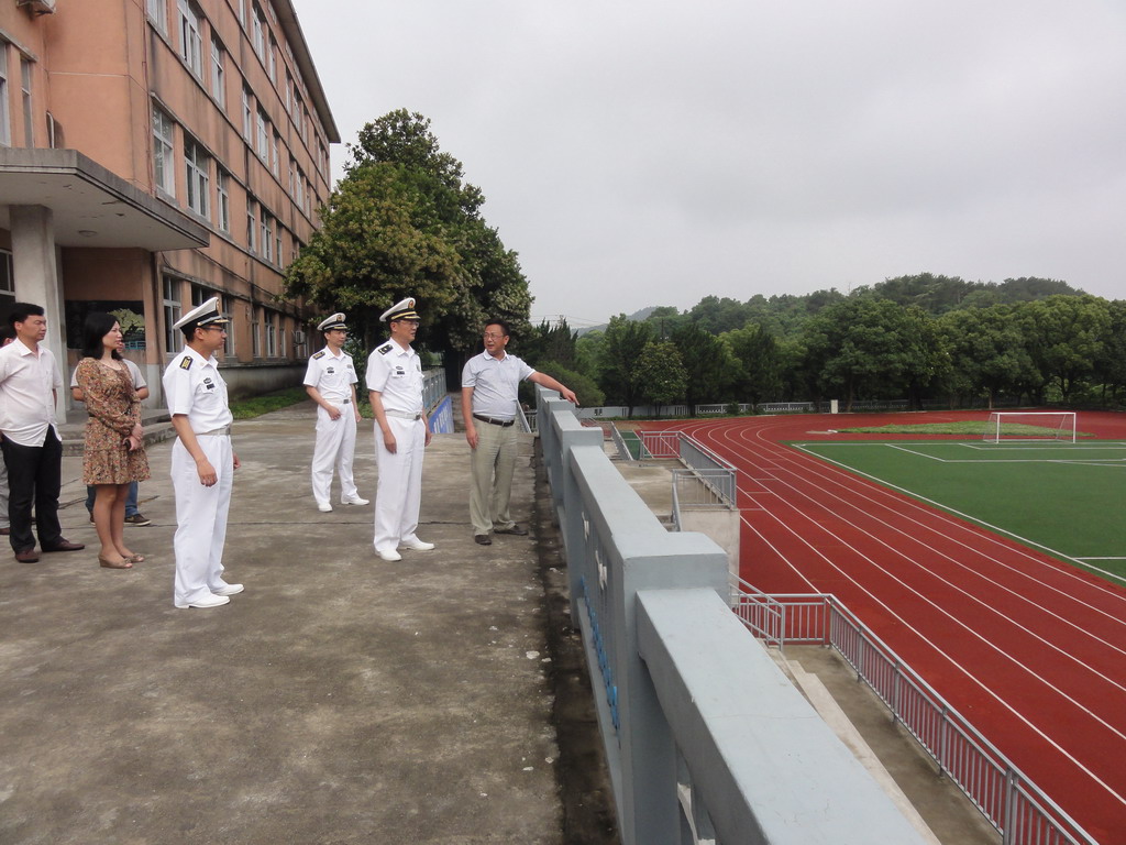  p>东海舰队子女学校创办于1969年,是全军十四所普通高中之一.