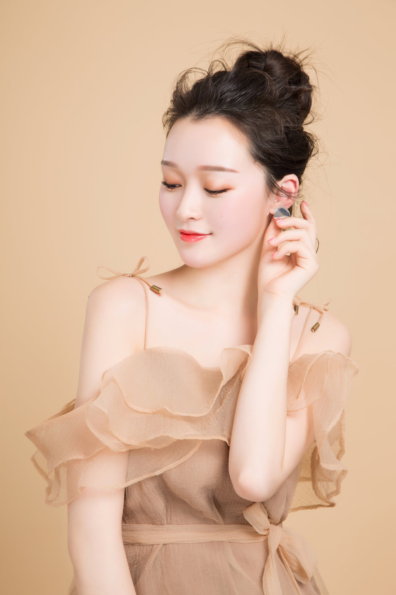  p>王雅婷,江苏广播电视总台好享购物频道主持人. /p>