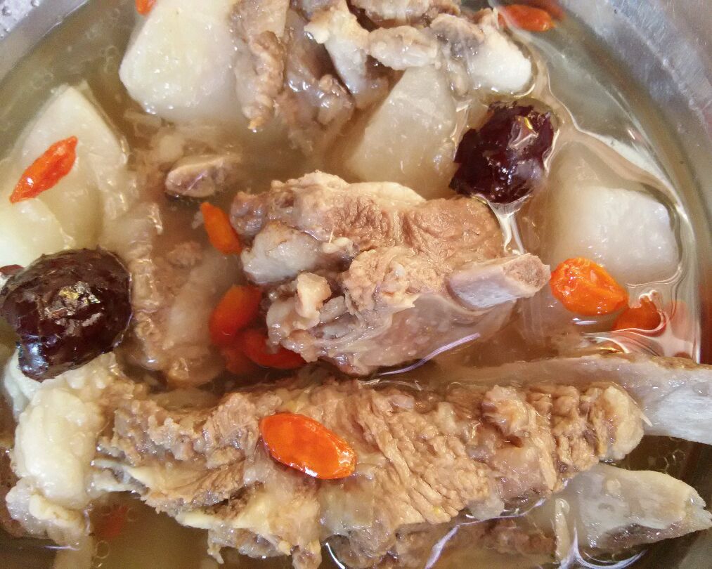  p>清炖羊排是一道家常菜,以萝卜,羊排为主材,主要烹饪工艺是炖. /p>