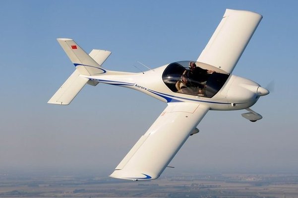  p>阿诺拉sa60l是单发双座,下单翼轻型运动飞机,结构主材采用 a