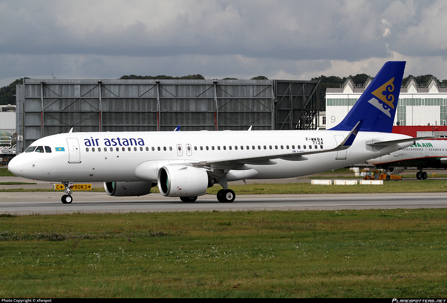  p>阿斯塔纳航空(air astana)是哈萨克斯坦的载旗航空公司,总部位于 a