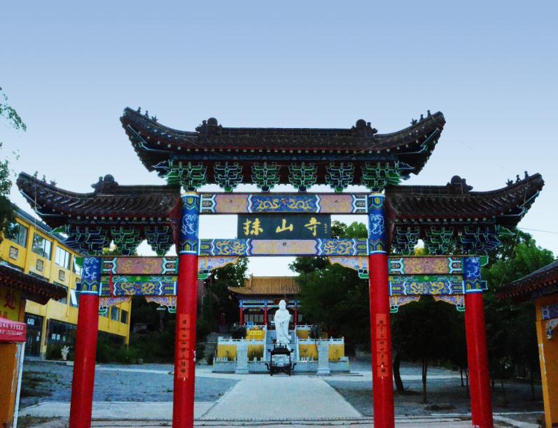  p>抹山寺位于安徽省滁州明光市,距市中心大约12公里.