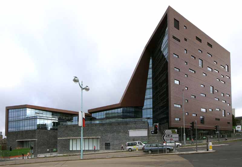 普利茅斯大学