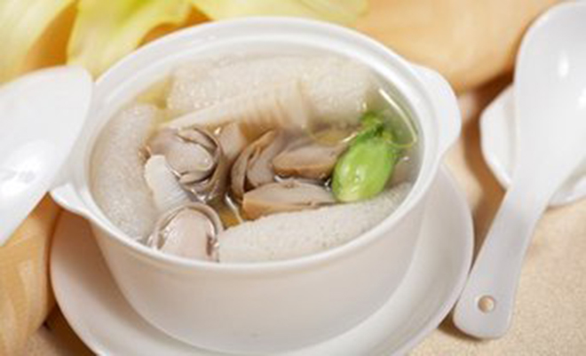 香菇鸡腿竹荪汤
