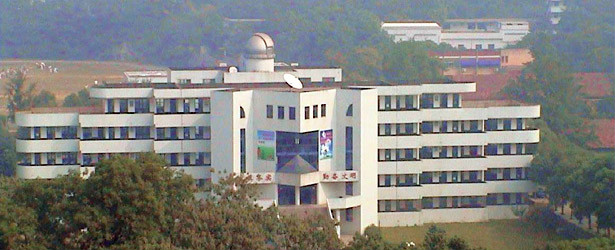  p>铜陵市第十五中学是1999年成立的一所全日制完全中学,是基础教育