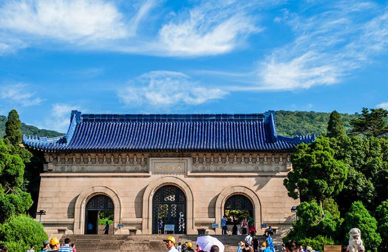 1a2">通过 a target="_blank" href="/item/博爱坊">博爱坊 /a>大门