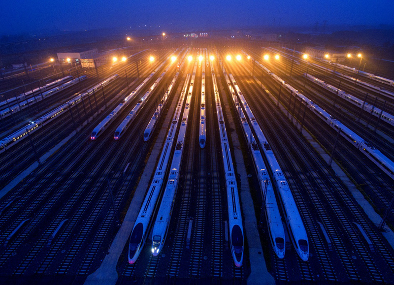  p>中国高速铁路(china railway highspeed),简称中国高铁,是指中国