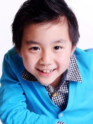 data-id="gnfee9729o">韩桂鹏艺名鹏鹏,生日:2002年7月27日,内地童星