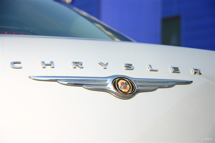 p>进口克莱斯勒300c,秉承"大胆创新 自成潮流"的品牌理念, a target=