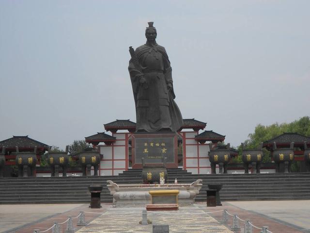此人是“无间道”的先祖，身份成谜，在商朝灭夏中起到关键作用_百科TA说