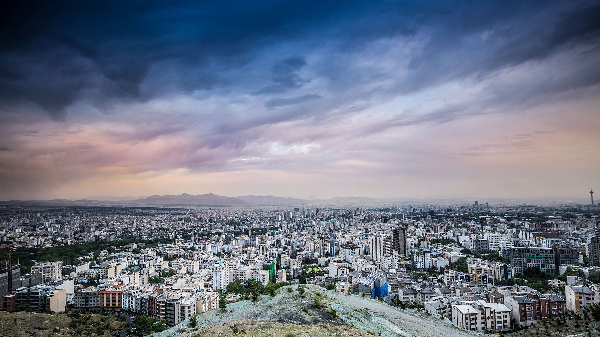 ">波斯语 /a> /b> b>:             ,tehrān 英文:tehran /b>)是 a