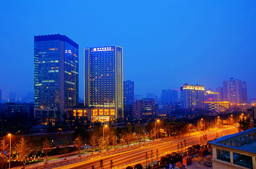  p>明宇集团是以酒店旅游业为主产业,同时涉足 a target="_blank"