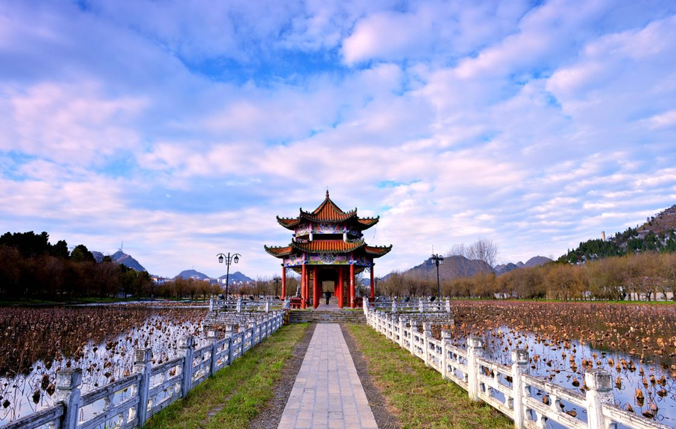  p>招堤位于贵州省 a target="_blank" href="/item/黔西南布依族苗族