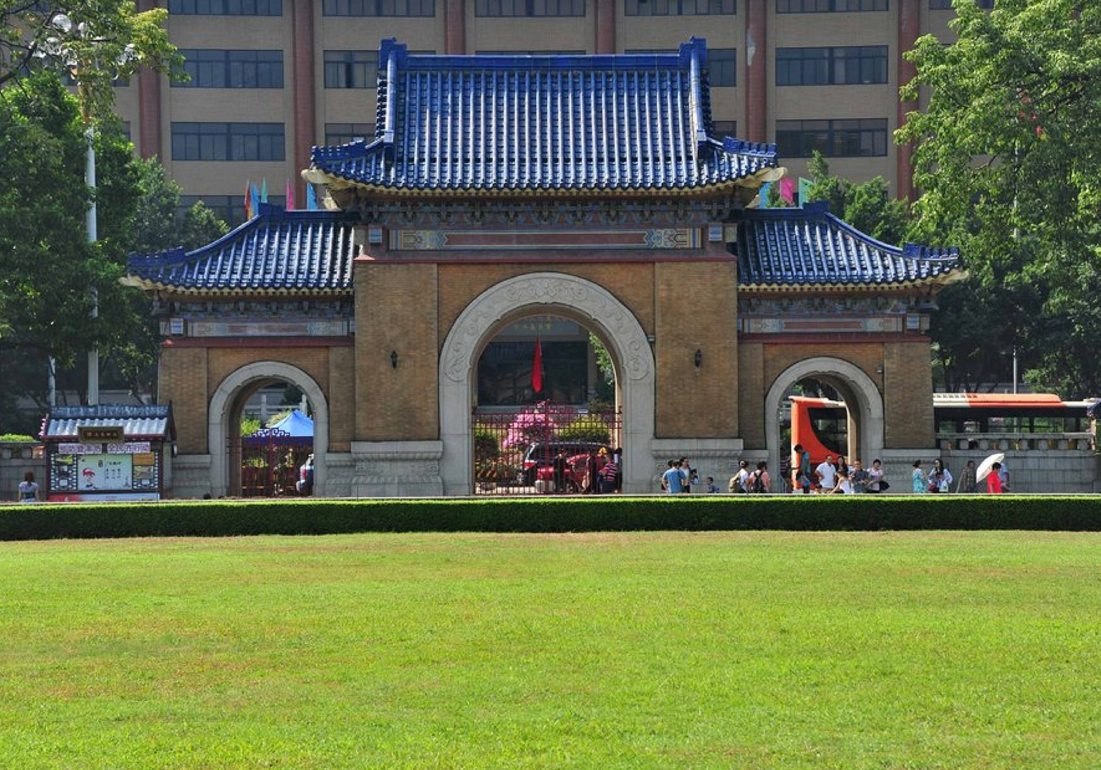  p>中山纪念堂位于广东省 a target="_blank" href="/item/广州市