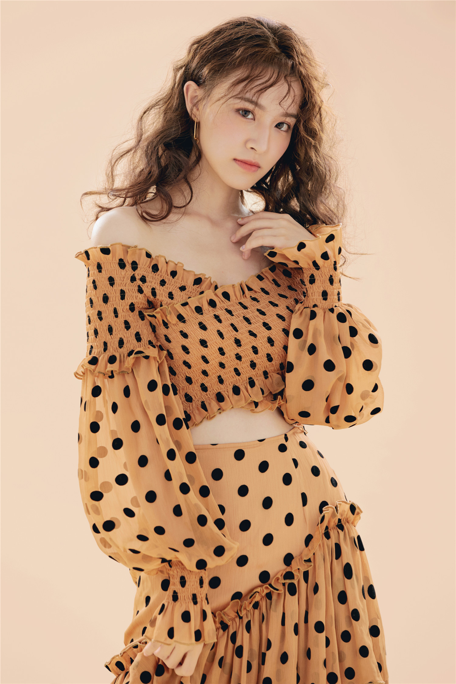  p>梁婧娴,1996年5月14日出生,中国内地女演员.