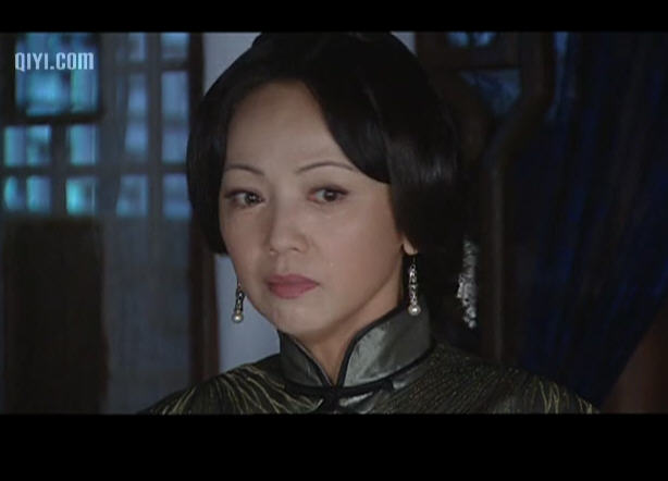  p>《牌坊下的女人》是由江苏浪淘沙影业有限公司投资拍摄,陈伟详执导