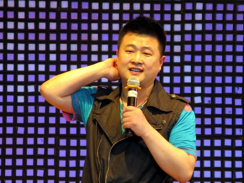  p data-id="gnvfchlizc">《小菊花》是龙晓飞演唱的歌曲,由龙晓飞