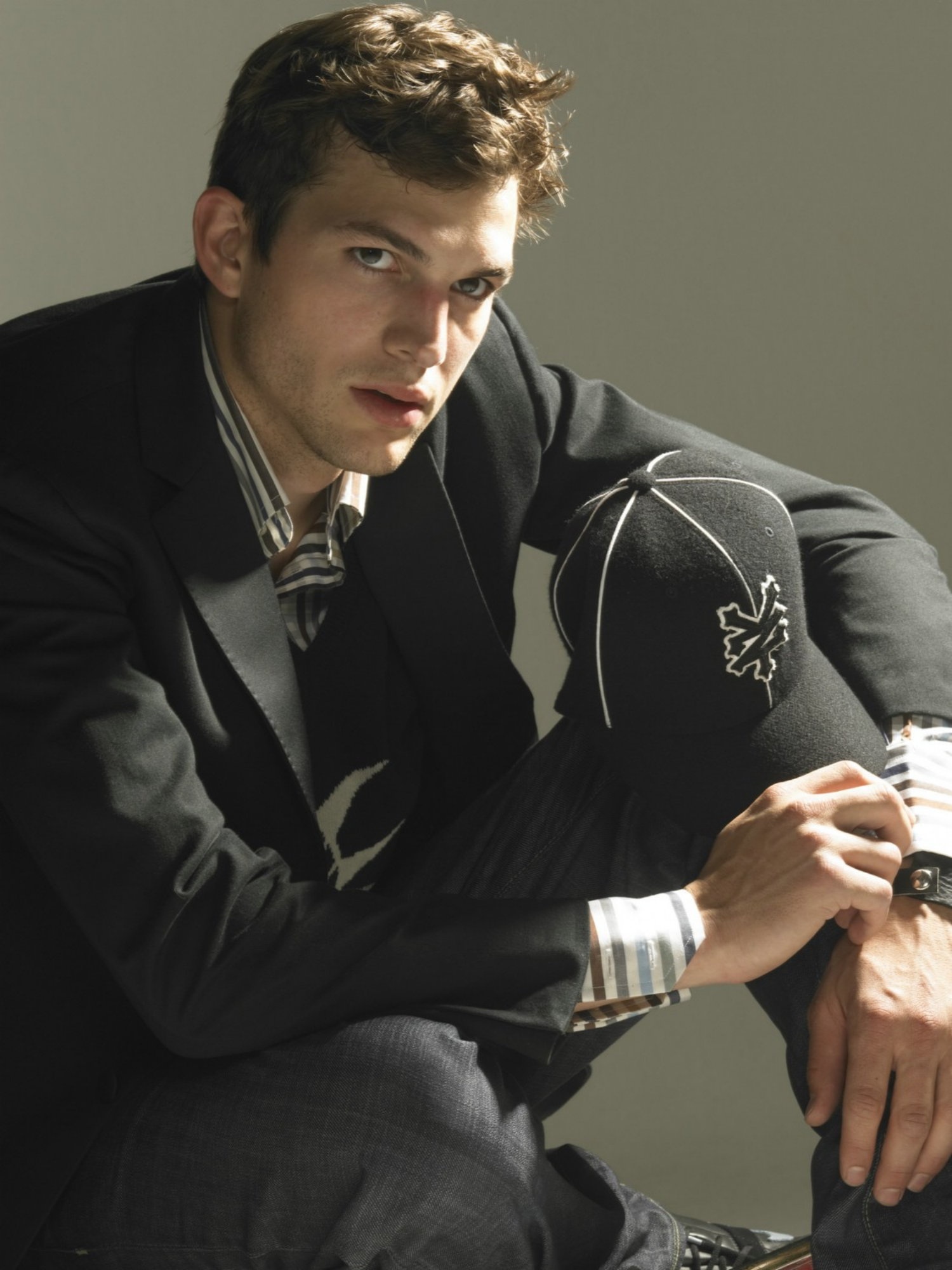  p>阿什顿库彻(christopher ashton kutcher),1978年2月7号出生于美国