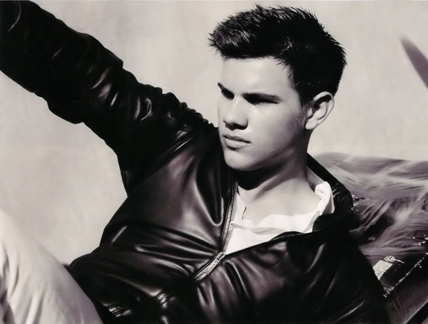  p>泰勒·洛特纳(taylor lautner),1992年2月11日出生于美国密歇根州