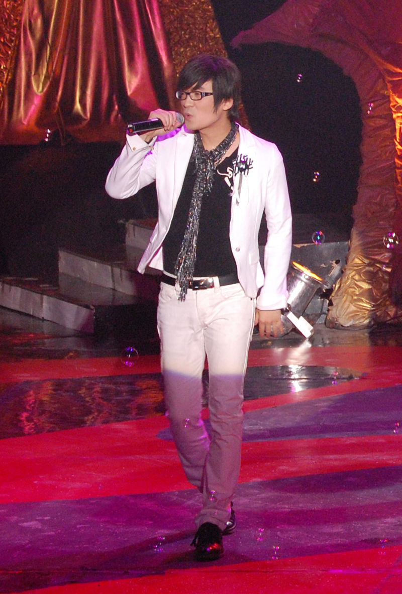 中国内地器乐演唱组合,由 a target="_blank" href="/item/王小海