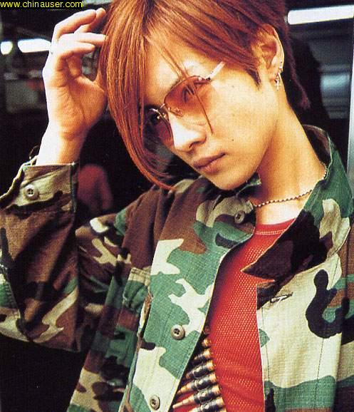 ld4n21">toshiya,原名:hara toshimasa,日本乐队dir en grey的贝司手