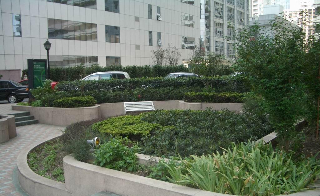 嘉汇广场是位于上海 a target="_blank" href="/item/徐汇区">徐汇区 