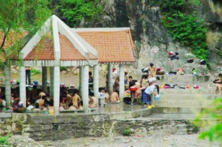 熊耳山汤河温泉风景区