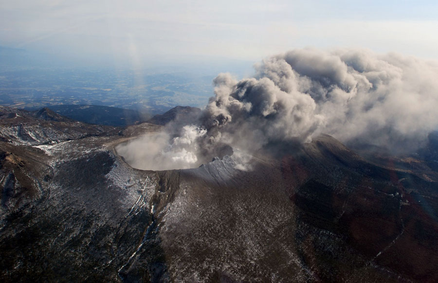 1·26日本雾岛新燃岳火山喷发
