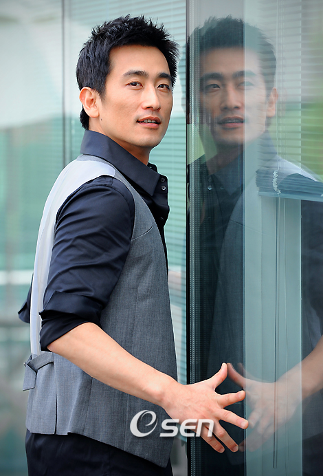 ">周德华 /a>执导, a target="_blank" href="/item/车仁表/541299"