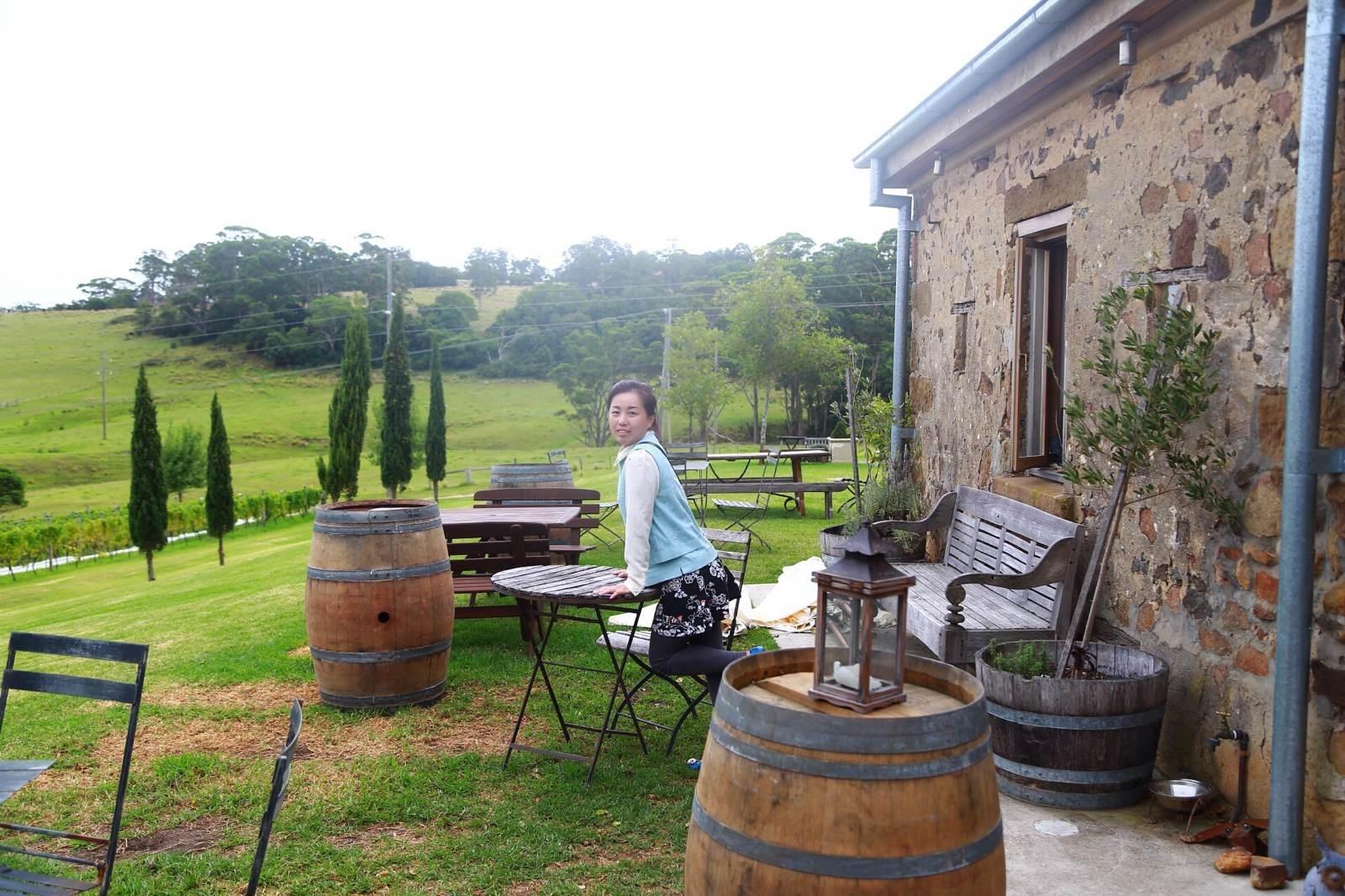 葡萄的种植,葡萄酒的酿造和贮存,灌装过程都在酒庄内进行,酒庄还可以