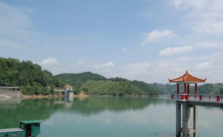 红旗水库中国国内就有多座,分别分布在:黑龙江绥棱县,山东省淄博市