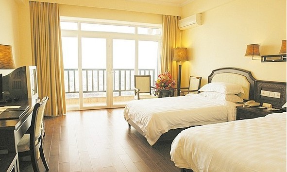  p>海口丽华大酒店是一家按四星级标准兴建的商务型酒店,坐落于 a