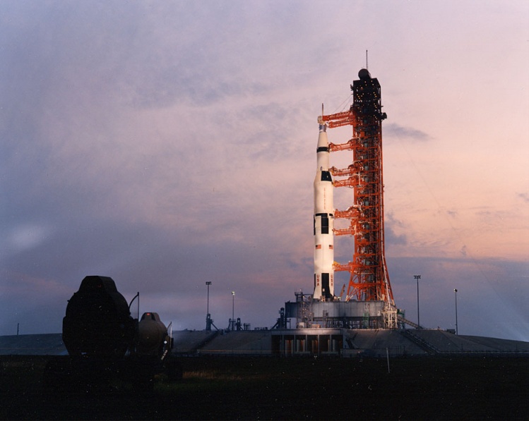 id="gnvh686vrd">土星5号运载火箭 i>(英文:saturn v) /i>,译农神五号