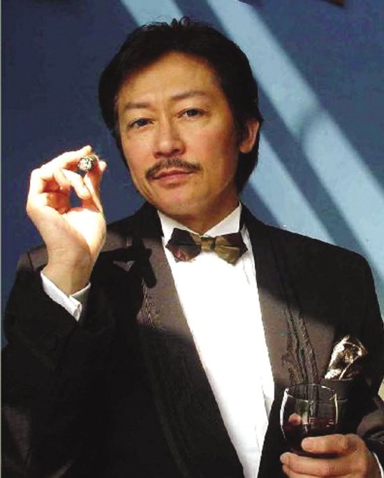  p>陈勋奇(frankie chan),1951年11月30日出生于中国香港,原名陈永煜