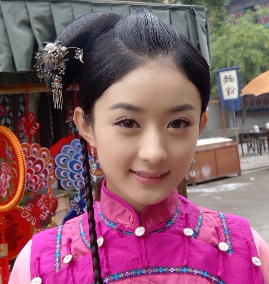 《宫2》)是2011年穿越剧《 a target="_blank" href="/item/宫锁心玉