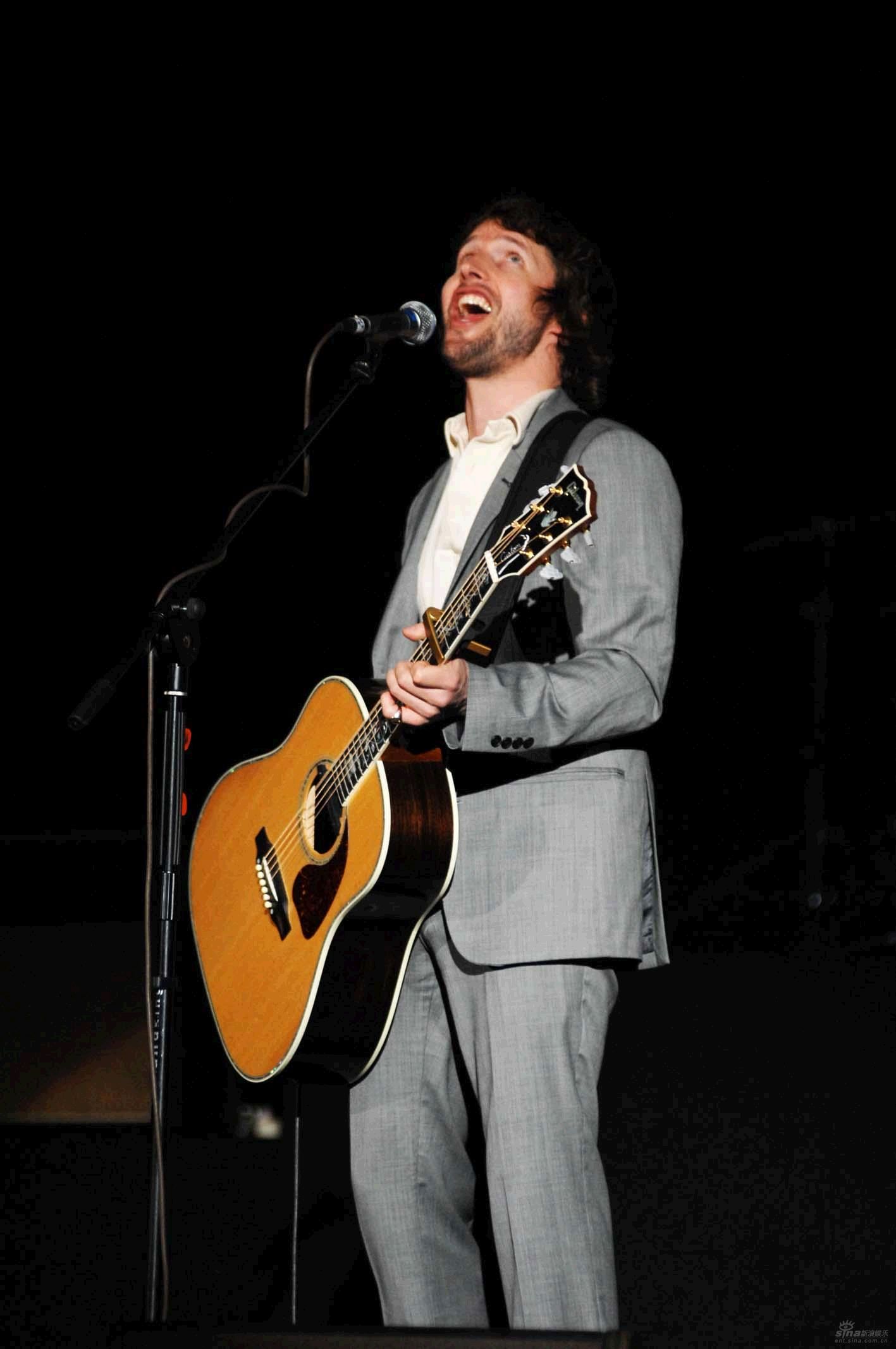  p>詹姆斯·布朗特(james blunt),1974年2月22日出生于 a target="