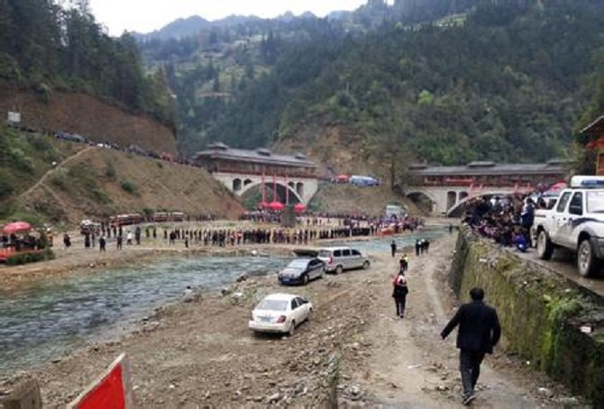  p>野猫洞风景区位于辽阳,鞍山,本溪,沈阳之间,地处风景秀丽的太子