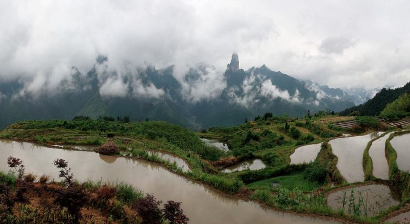  p data-id="gnb6s6fmnf">达力加山位于甘南藏族自治州夏河县甘加乡