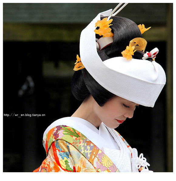  p>和服(きもの,kimono) ,是日本的民族服饰.