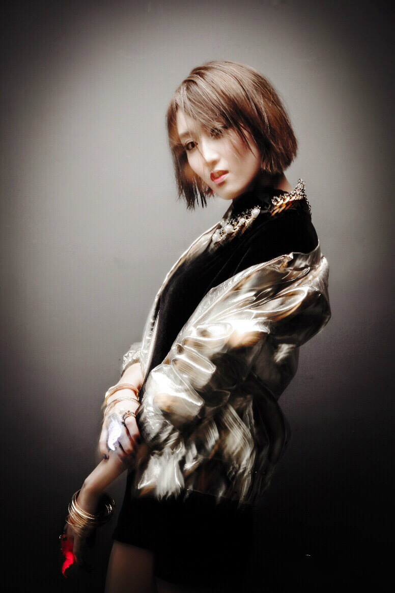  p>唐艺兮,原名唐娜,蒙古族人,1990年10月4日出生于内蒙古自治区