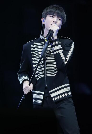 《黑暗骑士》是 a target="_blank" href="/item/王俊凯/75850" data