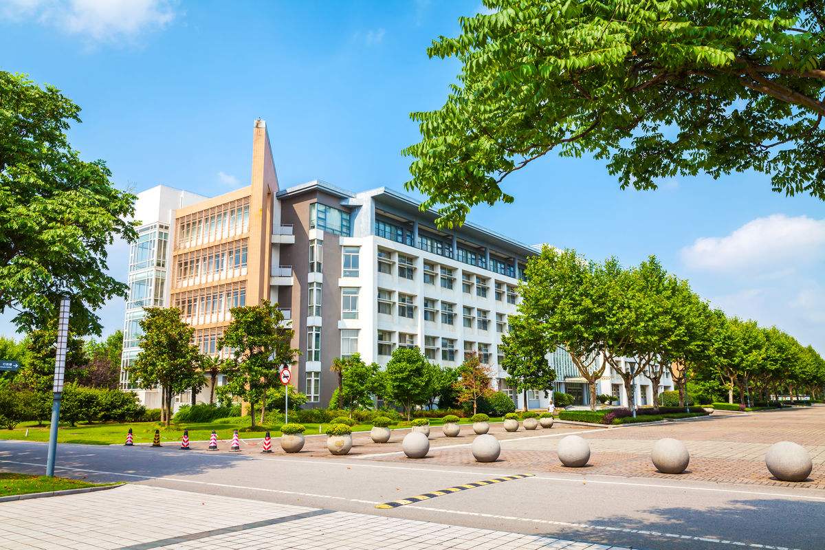 华东纺织工学院