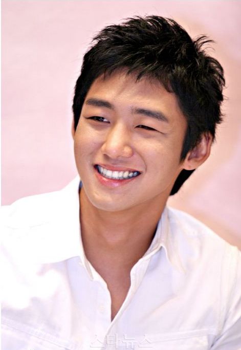 taesung)) /i>,1985年4月21日出生于韩国京畿道安山市,韩国男演员