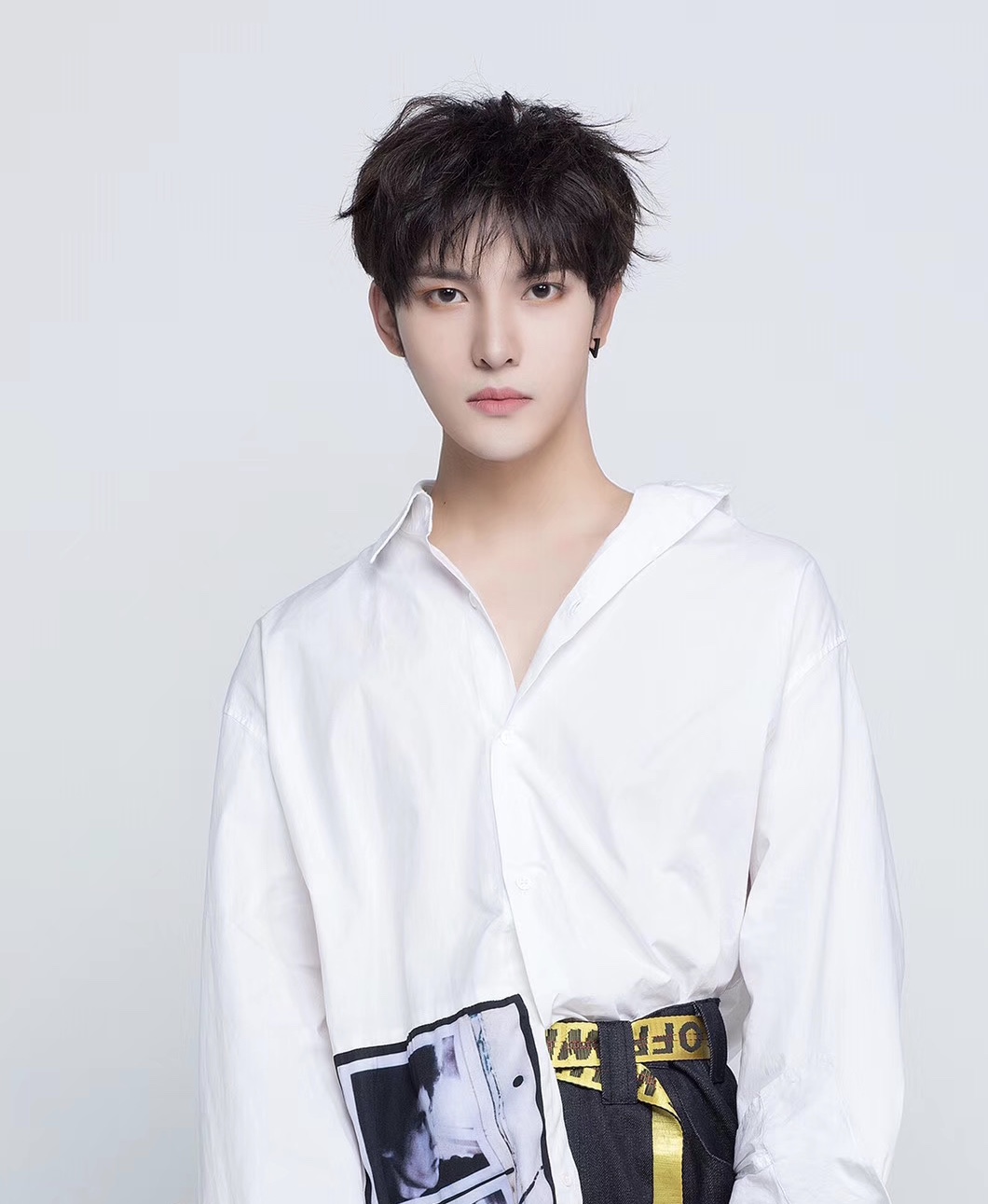 n9hk">韩松,1998年12月26日出生于山东省威海市,中国内地男歌手,演员