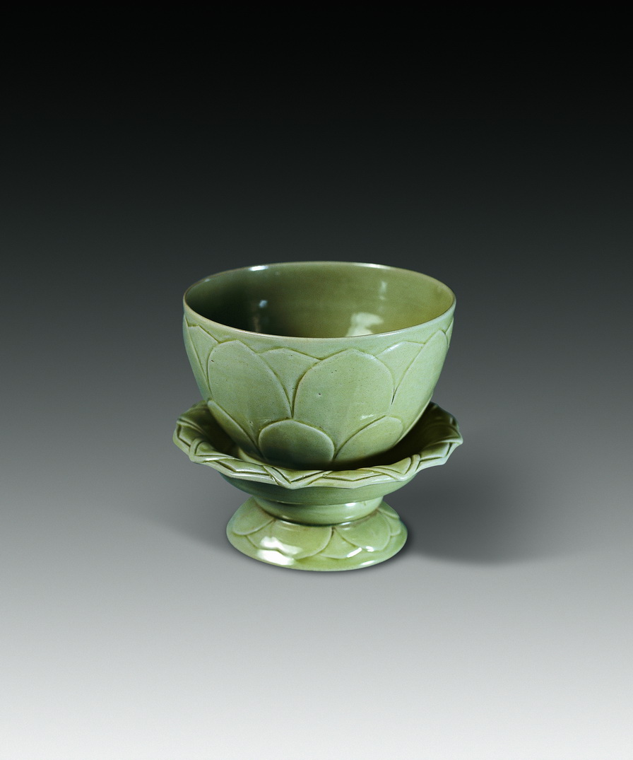 五秘色瓷莲花碗